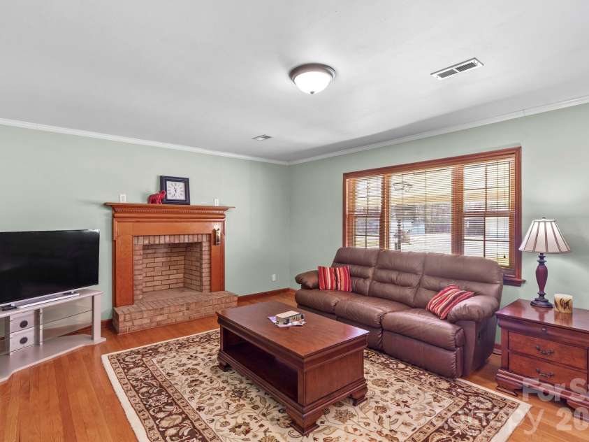 5075 Lakeview Drive, Salisbury, NC 28147.  MLS# CAR4357722, YatesRealty ID 11592. 