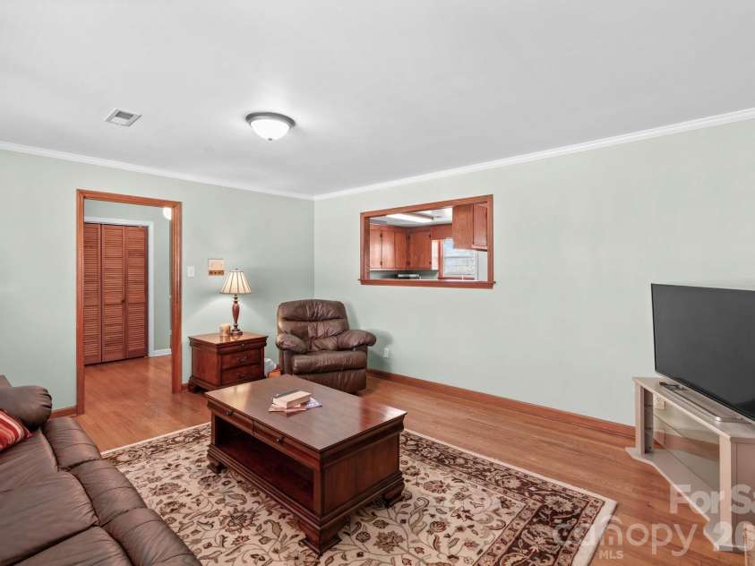 5075 Lakeview Drive, Salisbury, NC 28147.  MLS# CAR4357722, YatesRealty ID 11592. 