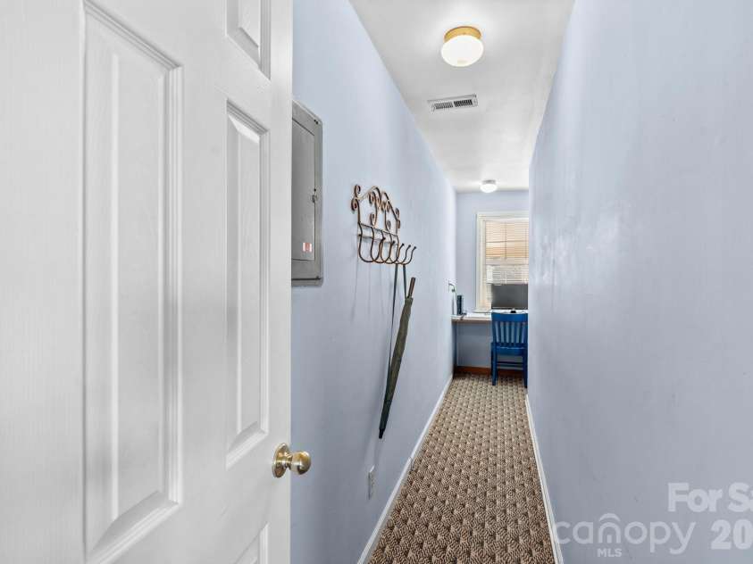 5075 Lakeview Drive, Salisbury, NC 28147.  MLS# CAR4357722, YatesRealty ID 11592. 