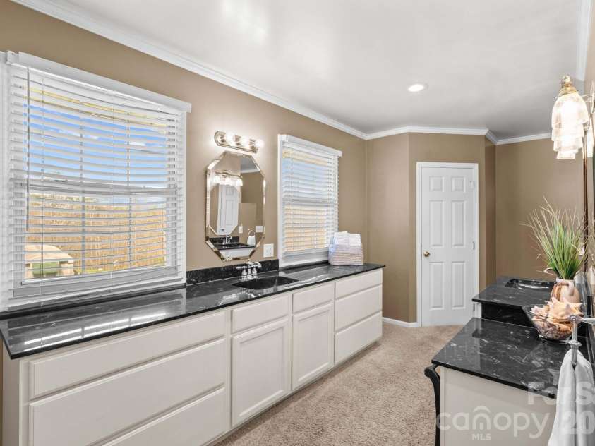 5075 Lakeview Drive, Salisbury, NC 28147.  MLS# CAR4357722, YatesRealty ID 11592. 