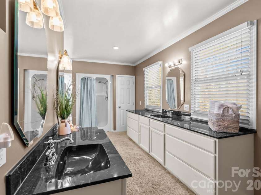 5075 Lakeview Drive, Salisbury, NC 28147.  MLS# CAR4357722, YatesRealty ID 11592. 
