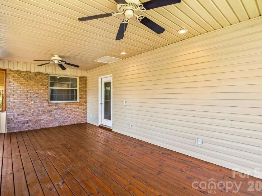 5075 Lakeview Drive, Salisbury, NC 28147.  MLS# CAR4357722, YatesRealty ID 11592. 