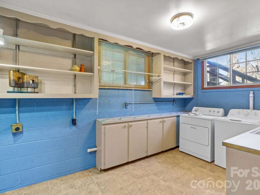 5075 Lakeview Drive, Salisbury, NC 28147.  MLS# CAR4357722, YatesRealty ID 11592. 