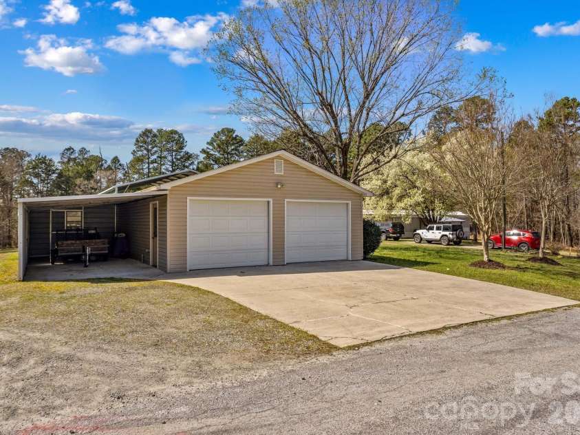 5075 Lakeview Drive, Salisbury, NC 28147.  MLS# CAR4357722, YatesRealty ID 11592. 