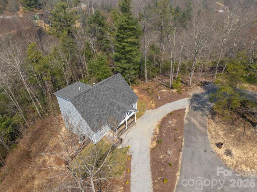823 Silverstone Drive, Hendersonville, NC 28792.  MLS# CAR4357861, YatesRealty ID 11593. 
