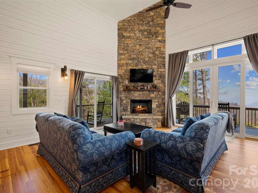 823 Silverstone Drive, Hendersonville, NC 28792.  MLS# CAR4357861, YatesRealty ID 11593. 