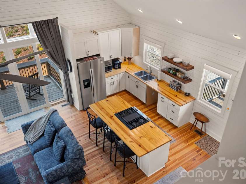 823 Silverstone Drive, Hendersonville, NC 28792.  MLS# CAR4357861, YatesRealty ID 11593. 