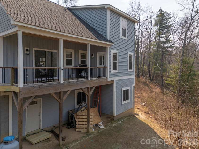823 Silverstone Drive, Hendersonville, NC 28792.  MLS# CAR4357861, YatesRealty ID 11593. 