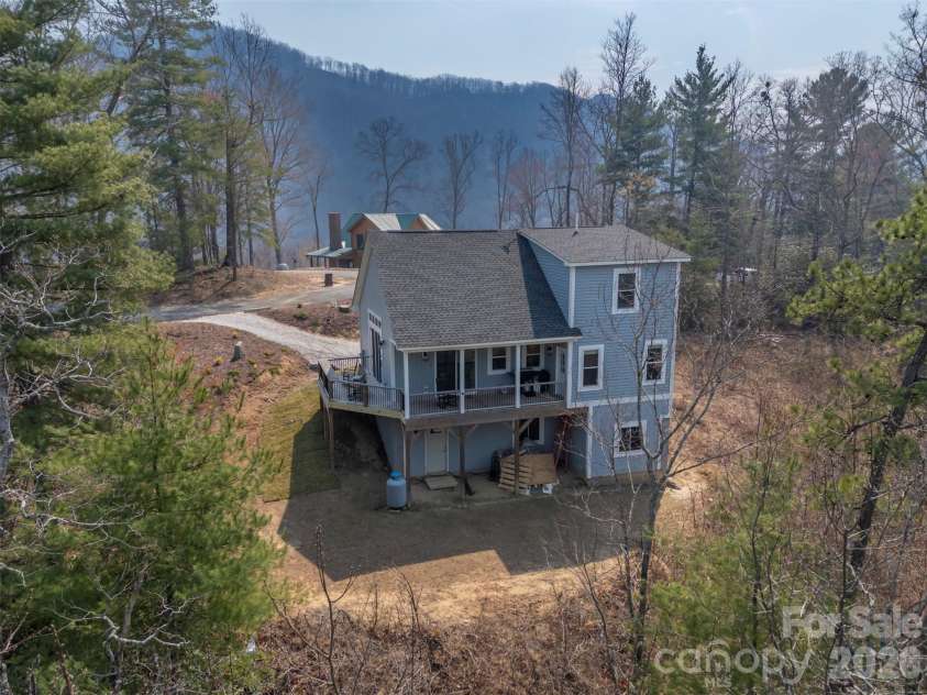 823 Silverstone Drive, Hendersonville, NC 28792.  MLS# CAR4357861, YatesRealty ID 11593. 