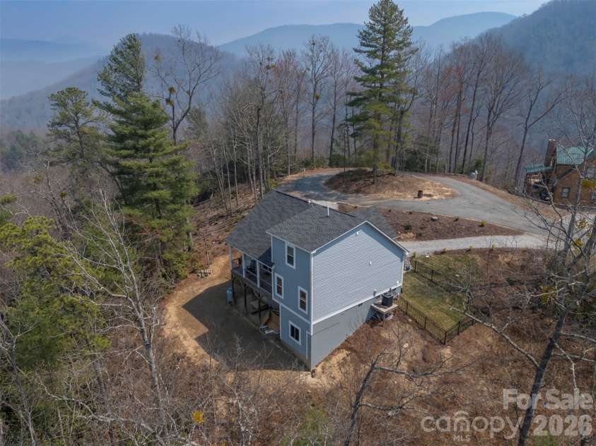 823 Silverstone Drive, Hendersonville, NC 28792.  MLS# CAR4357861, YatesRealty ID 11593. 