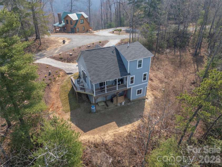 823 Silverstone Drive, Hendersonville, NC 28792.  MLS# CAR4357861, YatesRealty ID 11593. 