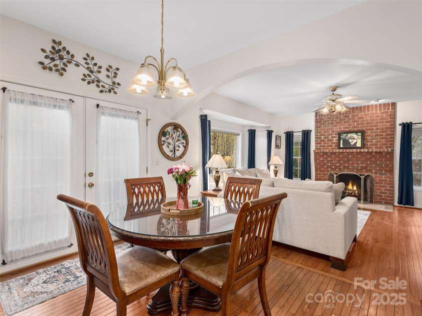 9 Madelyn Lane, Fairview, NC 28730.  MLS# CAR4247476, YatesRealty ID 11593. 