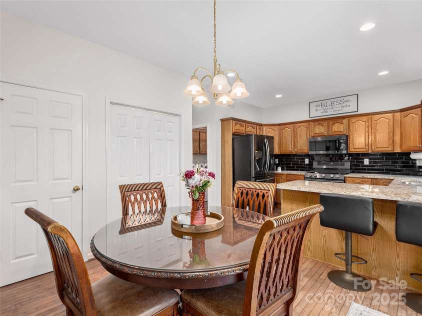 9 Madelyn Lane, Fairview, NC 28730.  MLS# CAR4247476, YatesRealty ID 11593. 