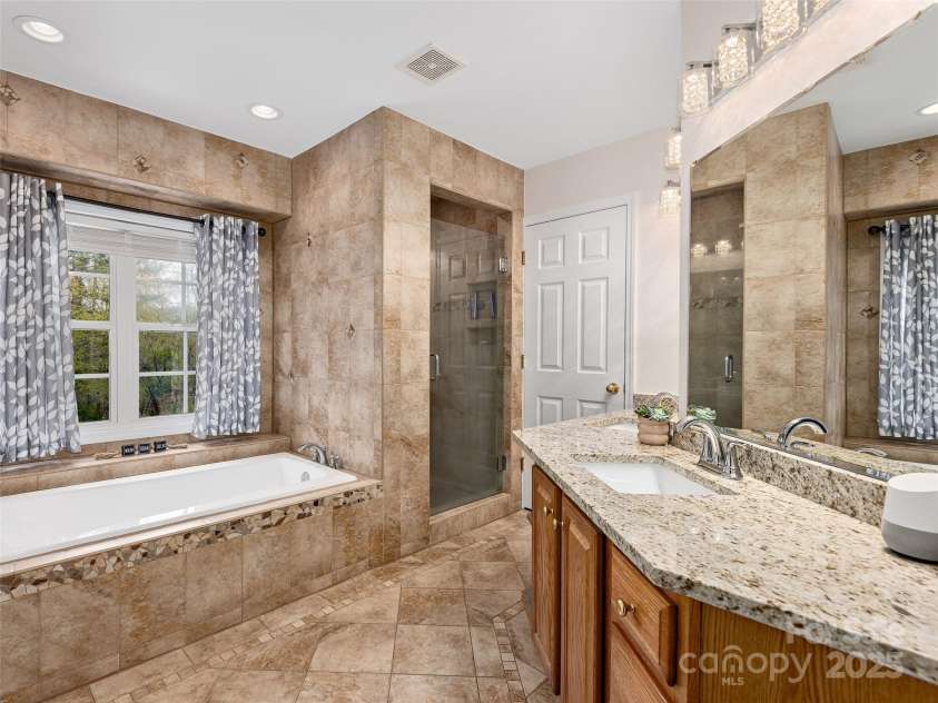 9 Madelyn Lane, Fairview, NC 28730.  MLS# CAR4247476, YatesRealty ID 11593. 