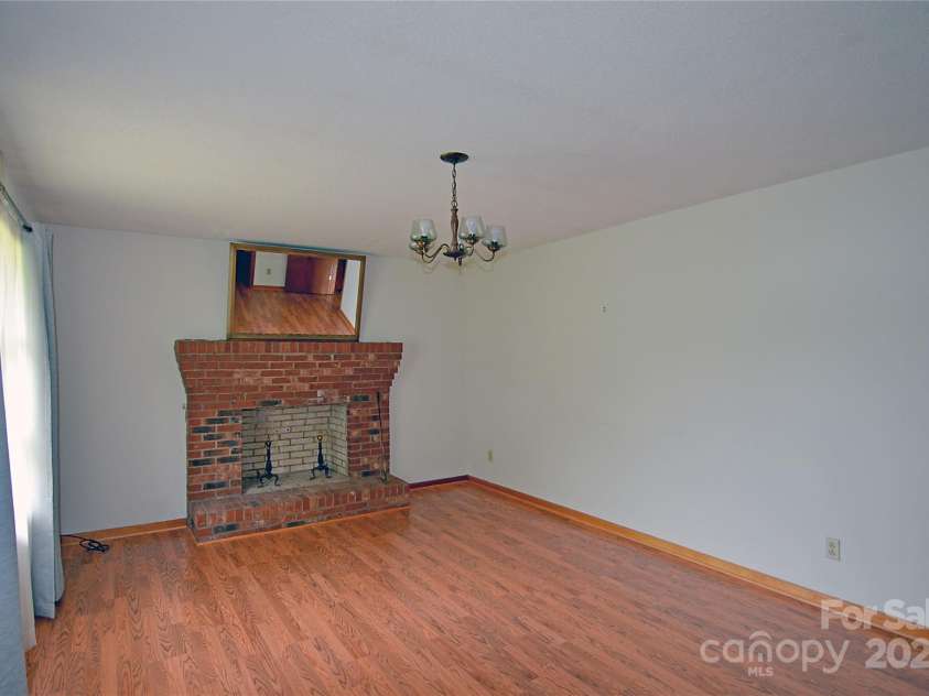 114 Ashworth Circle, Marion, NC 28752.  MLS# CAR4213343, YatesRealty ID 11594. Living room