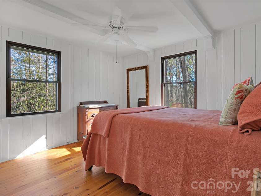 231 Cedar Lane, Brevard, NC 28712.  MLS# CAR4358033, YatesRealty ID 11596. 