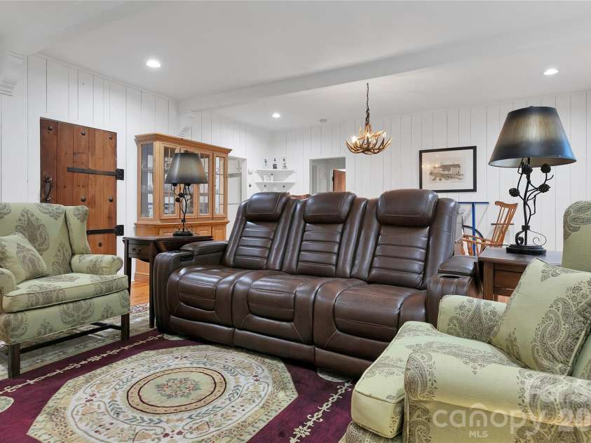 231 Cedar Lane, Brevard, NC 28712.  MLS# CAR4358033, YatesRealty ID 11596. 