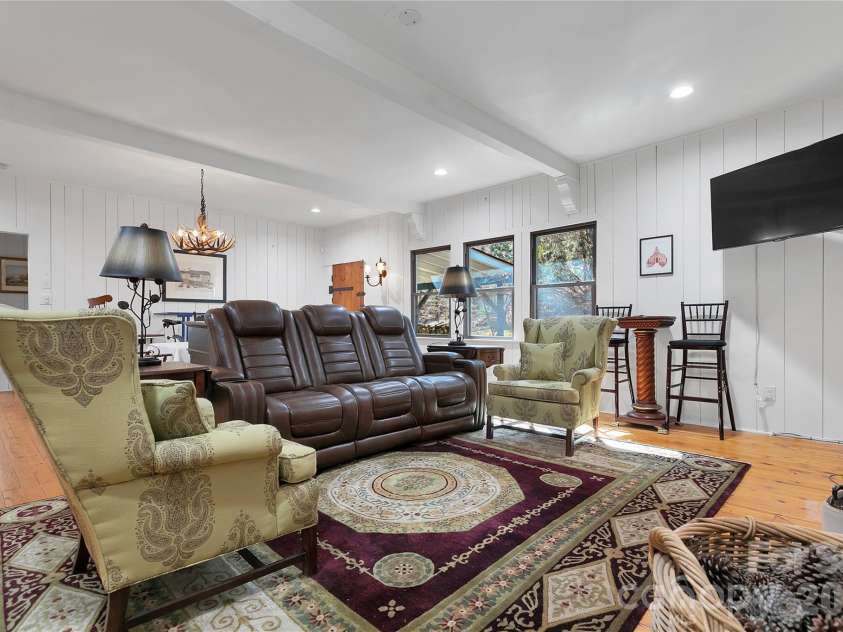 231 Cedar Lane, Brevard, NC 28712.  MLS# CAR4358033, YatesRealty ID 11596. 