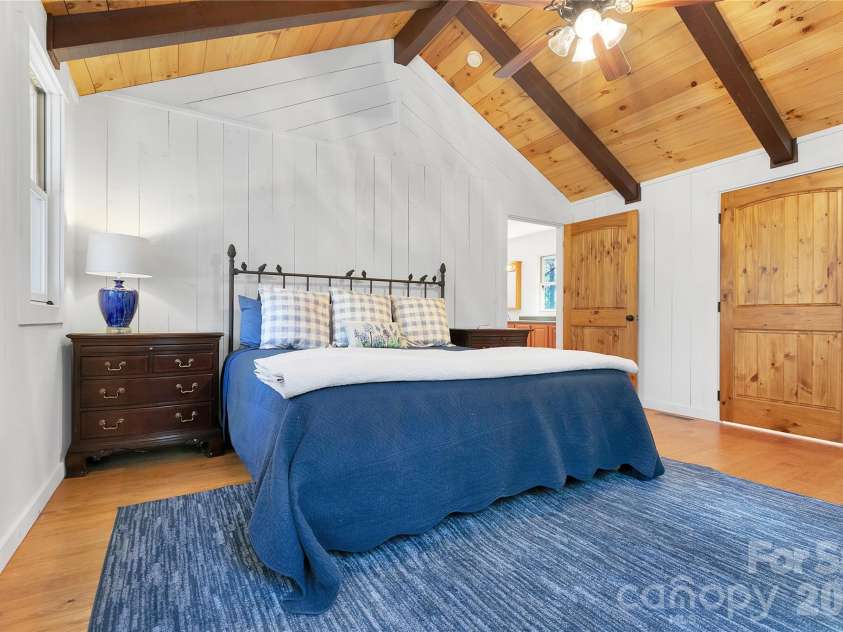 231 Cedar Lane, Brevard, NC 28712.  MLS# CAR4358033, YatesRealty ID 11596. 