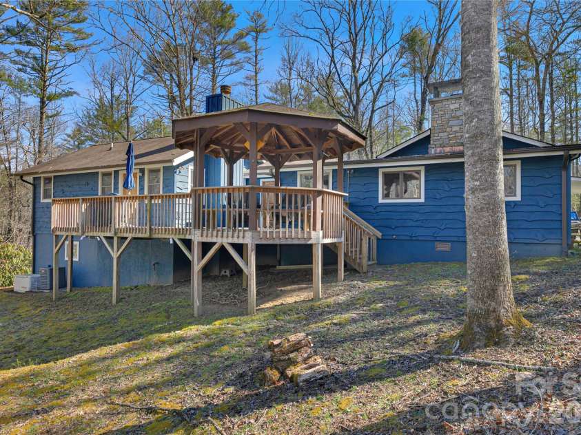 231 Cedar Lane, Brevard, NC 28712.  MLS# CAR4358033, YatesRealty ID 11596. 