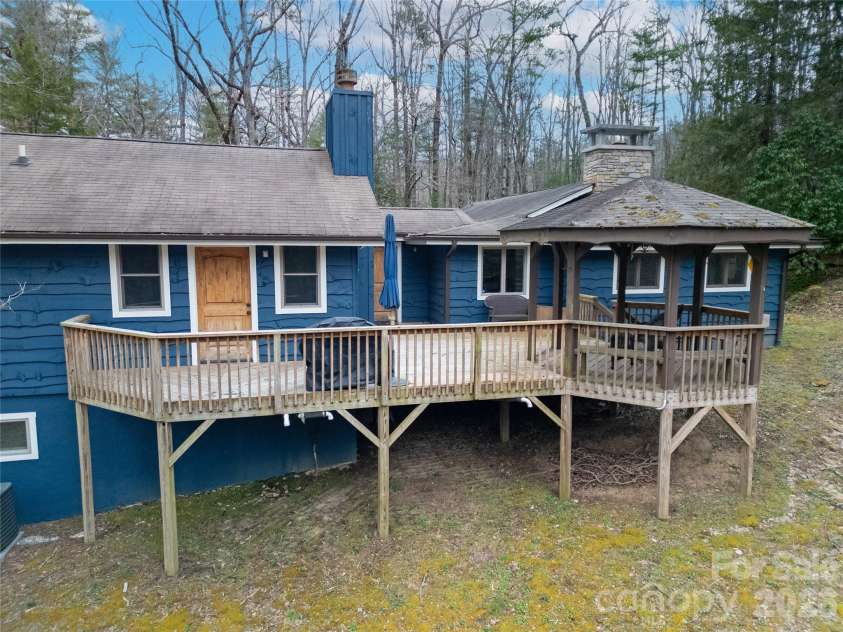 231 Cedar Lane, Brevard, NC 28712.  MLS# CAR4358033, YatesRealty ID 11596. 