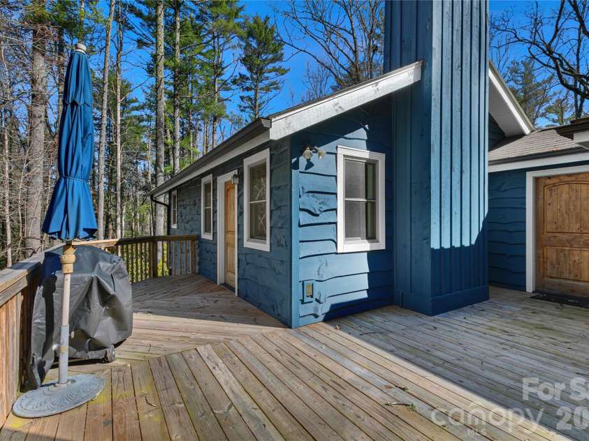 231 Cedar Lane, Brevard, NC 28712.  MLS# CAR4358033, YatesRealty ID 11596. 