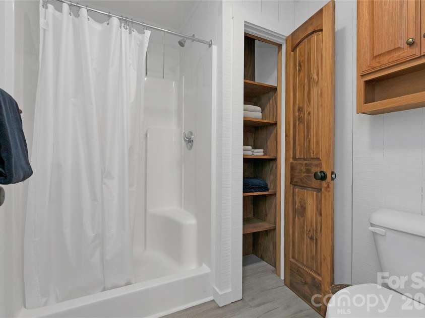 231 Cedar Lane, Brevard, NC 28712.  MLS# CAR4358033, YatesRealty ID 11596. 