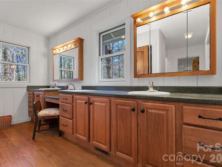 231 Cedar Lane, Brevard, NC 28712.  MLS# CAR4358033, YatesRealty ID 11596. 