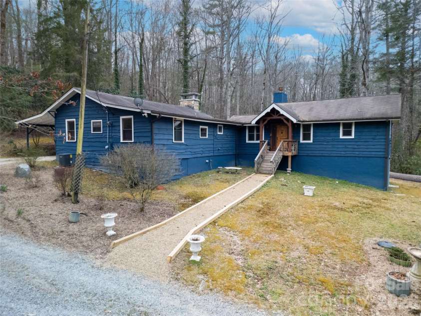 231 Cedar Lane, Brevard, NC 28712.  MLS# CAR4358033, YatesRealty ID 11596. Welcoming entrance