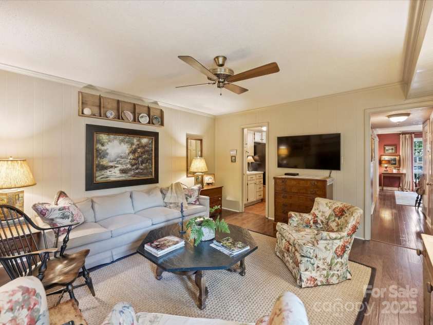 4464 Mullens Ford Road, Charlotte, NC 28226.  MLS# CAR4255434, YatesRealty ID 11596. Den
