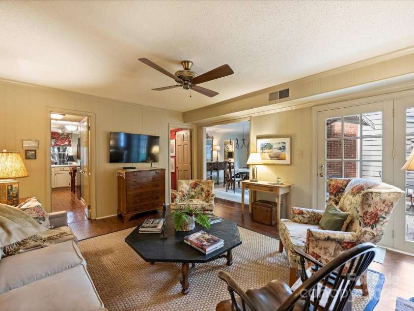 4464 Mullens Ford Road, Charlotte, NC 28226.  MLS# CAR4255434, YatesRealty ID 11596. Den