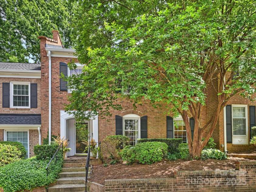 4464 Mullens Ford Road, Charlotte, NC 28226.  MLS# CAR4255434, YatesRealty ID 11596. Front Exterior