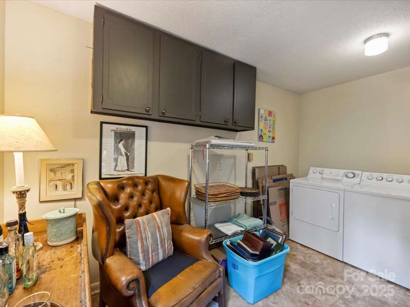 4464 Mullens Ford Road, Charlotte, NC 28226.  MLS# CAR4255434, YatesRealty ID 11596. Laundry Room