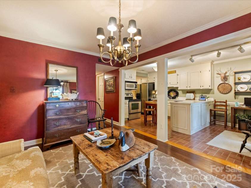 4464 Mullens Ford Road, Charlotte, NC 28226.  MLS# CAR4255434, YatesRealty ID 11596. Living Room