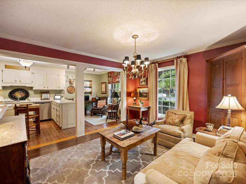 4464 Mullens Ford Road, Charlotte, NC 28226.  MLS# CAR4255434, YatesRealty ID 11596. Living Room