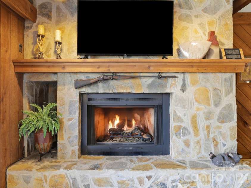 221 Toxaway Falls Drive, Lake Toxaway, NC 28747.  MLS# CAR4357279, YatesRealty ID 11598. 
