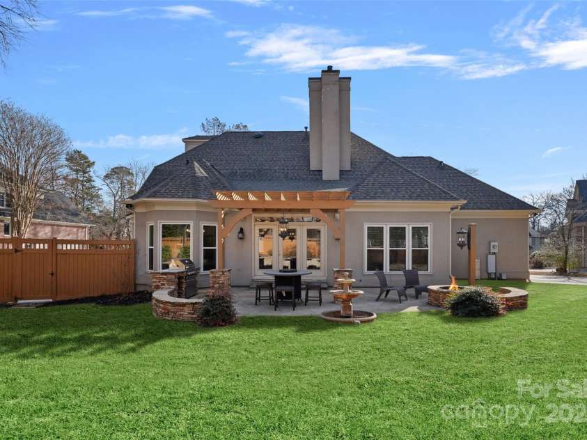 888 Craigmont Lane, Concord, NC 28027.  MLS# CAR4224101, YatesRealty ID 11598. 