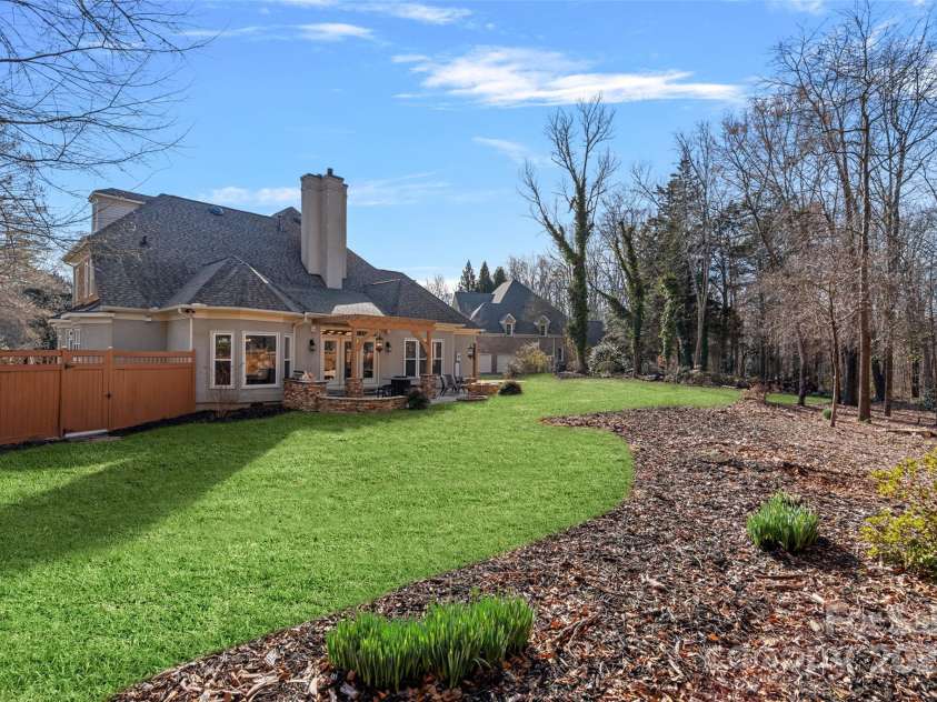 888 Craigmont Lane, Concord, NC 28027.  MLS# CAR4224101, YatesRealty ID 11598. 