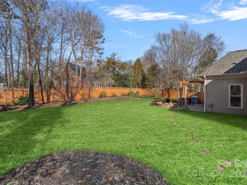 888 Craigmont Lane, Concord, NC 28027.  MLS# CAR4224101, YatesRealty ID 11598. 