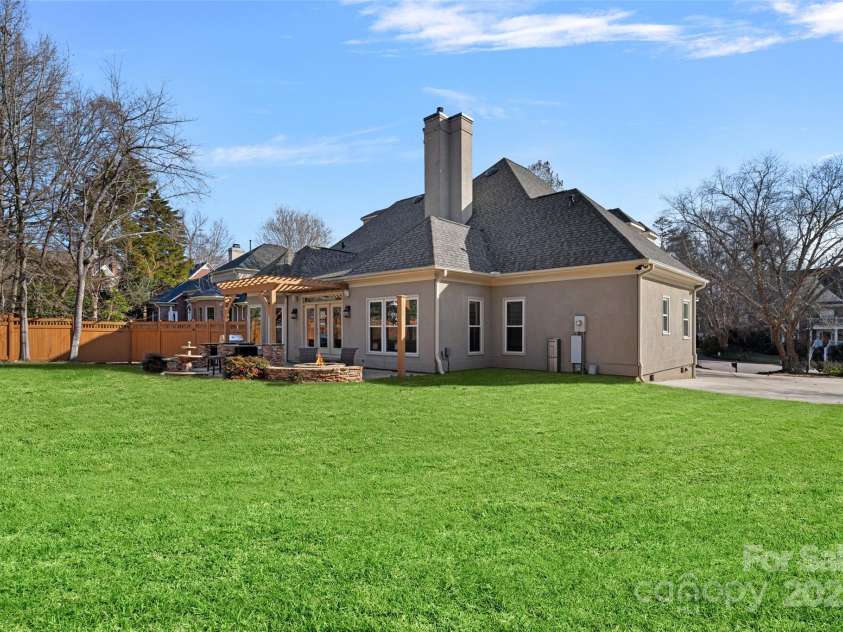 888 Craigmont Lane, Concord, NC 28027.  MLS# CAR4224101, YatesRealty ID 11598. 