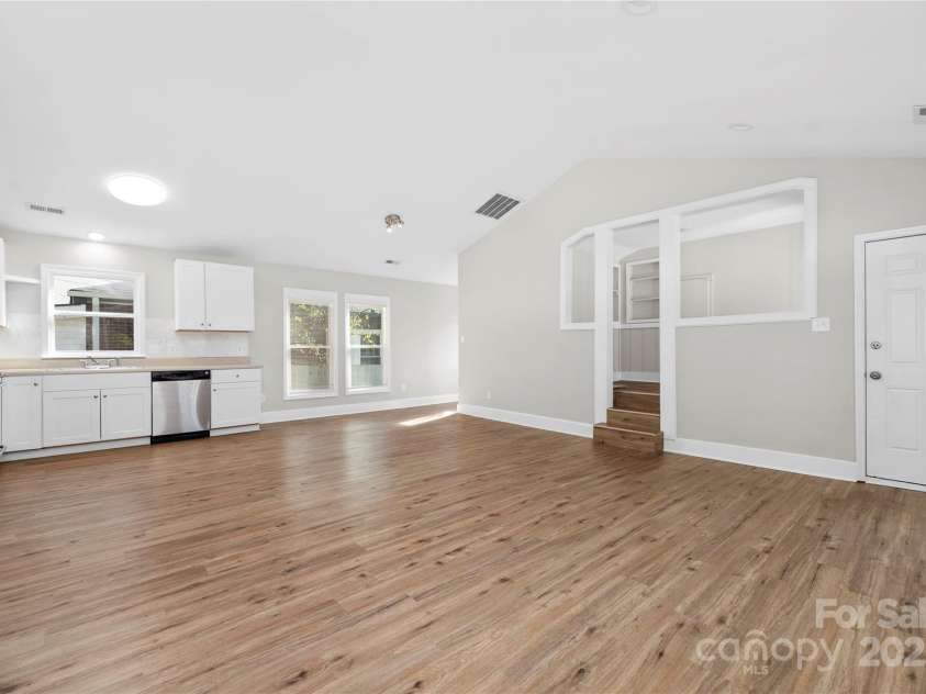 130 Charlotte Street, Mooresville, NC 28115.  MLS# CAR4228637, YatesRealty ID 11599. 