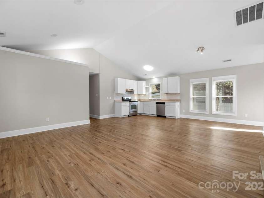 130 Charlotte Street, Mooresville, NC 28115.  MLS# CAR4228637, YatesRealty ID 11599. 