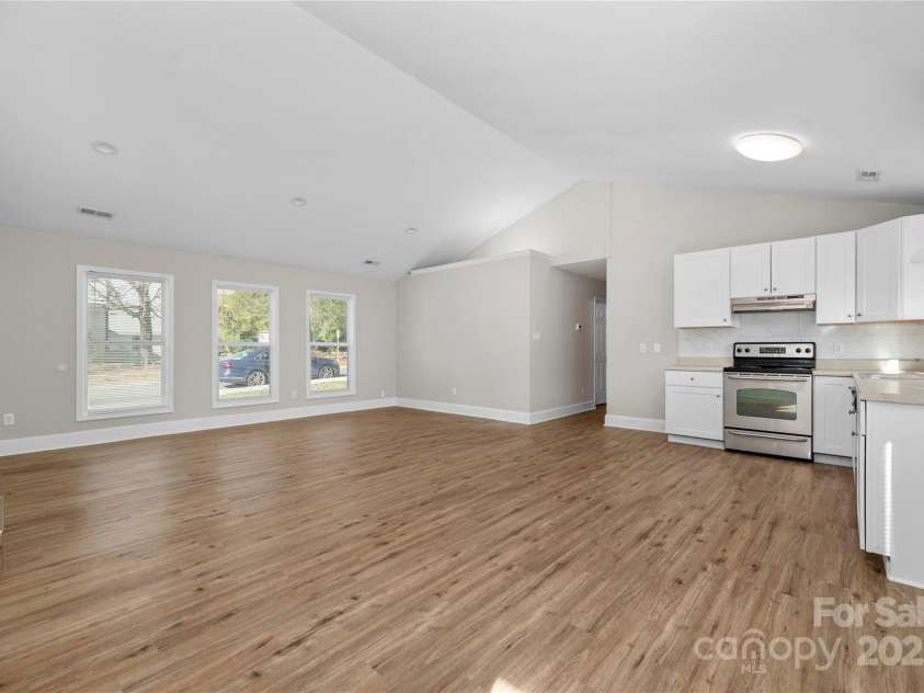 130 Charlotte Street, Mooresville, NC 28115.  MLS# CAR4228637, YatesRealty ID 11599. 