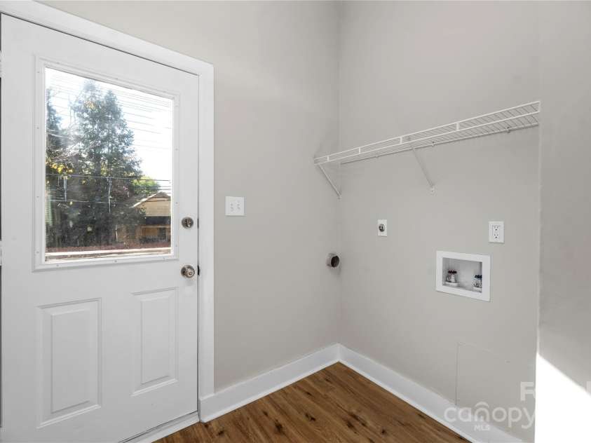 130 Charlotte Street, Mooresville, NC 28115.  MLS# CAR4228637, YatesRealty ID 11599. 