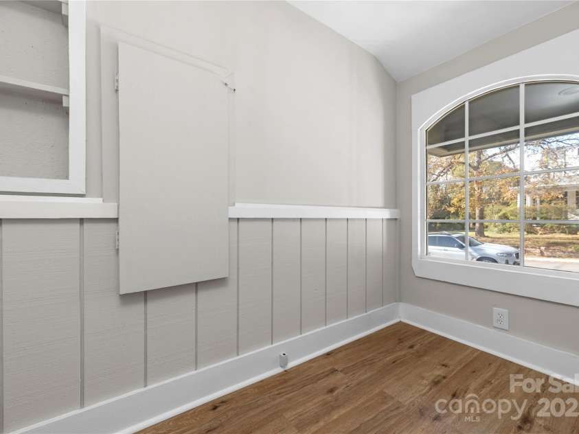 130 Charlotte Street, Mooresville, NC 28115.  MLS# CAR4228637, YatesRealty ID 11599. 