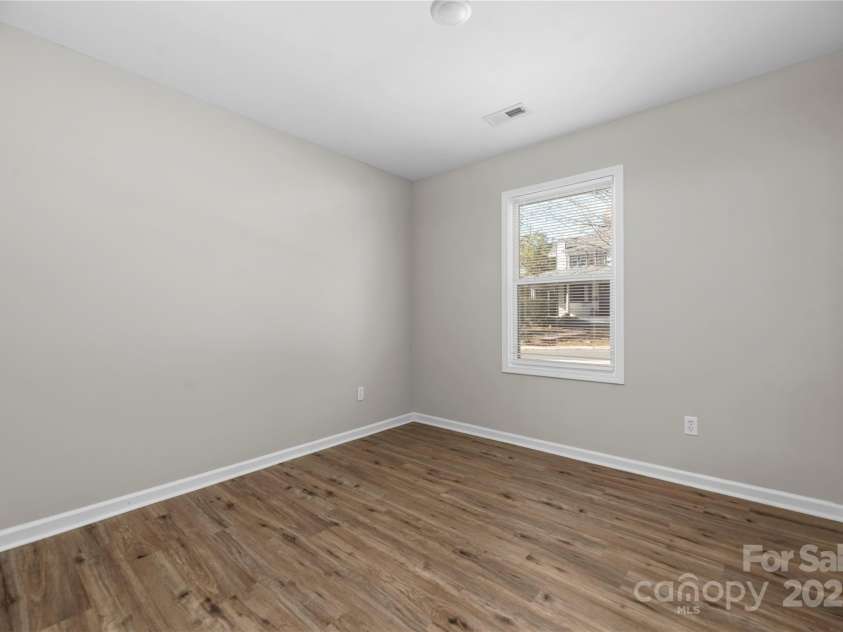 130 Charlotte Street, Mooresville, NC 28115.  MLS# CAR4228637, YatesRealty ID 11599. 