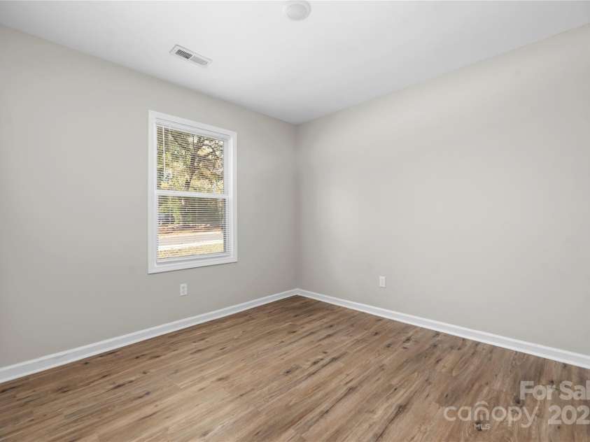 130 Charlotte Street, Mooresville, NC 28115.  MLS# CAR4228637, YatesRealty ID 11599. 