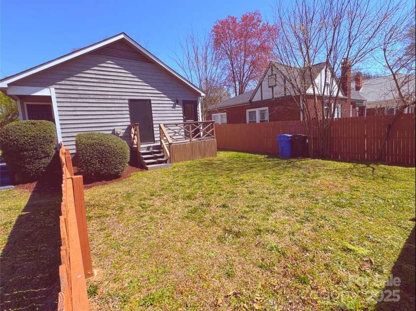 130 Charlotte Street, Mooresville, NC 28115.  MLS# CAR4228637, YatesRealty ID 11599. 