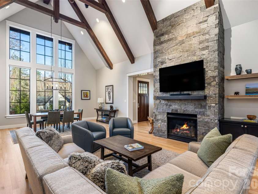 450 Barrington Drive, Asheville, NC 28803.  MLS# CAR4357746, YatesRealty ID 11599. 