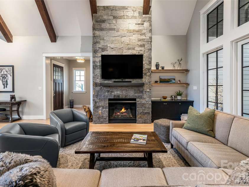 450 Barrington Drive, Asheville, NC 28803.  MLS# CAR4357746, YatesRealty ID 11599. 